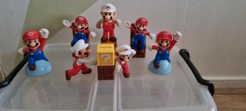 Mario world poppetjes beschikbaar voor biedingen