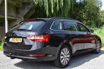 Skoda Superb Combi iV 218PK DSG HYBRID BUSINESS VIRTUAL/NAVI, 12 maanden, Gebruikt, Euro 6, 4 cilinders