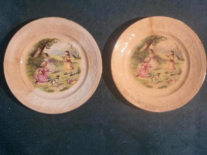 2 Antieke Petrus Regout Maastricht Borden, Antiek en Kunst, Antiek | Schalen, Ophalen