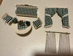 Vintage Poppenhuis Meubeltjes met Gordijnen., Verzenden, Gebruikt, Gebruiksvoorwerp