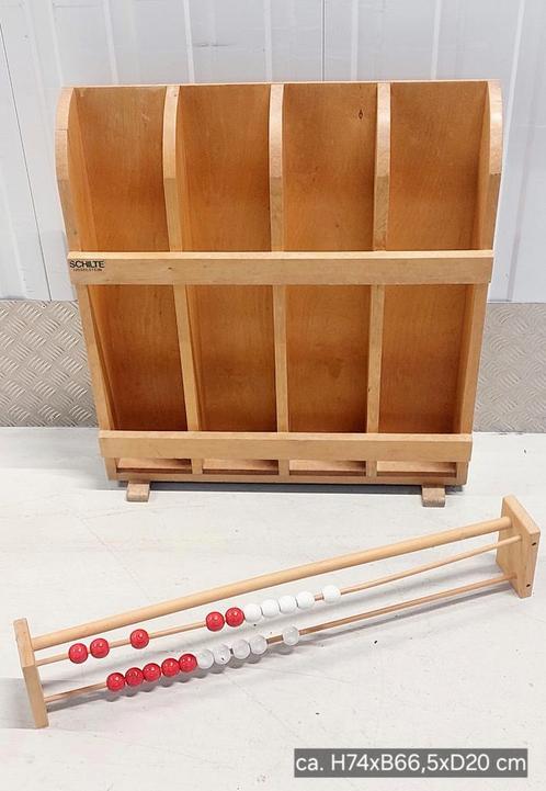 vintage kleedjesrek mattenrek schoolkastje Schilte opbergrek, Kinderen en Baby's, Kinderkamer | Commodes en Kasten, Gebruikt, Kast