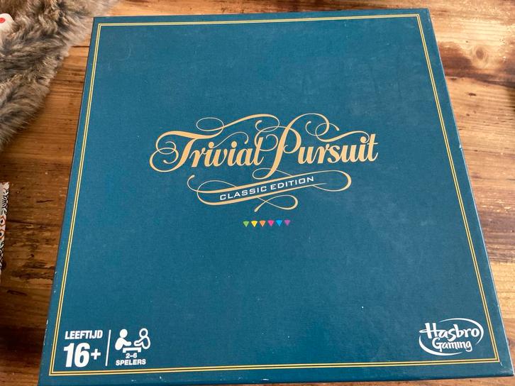 Trivia Pursuit Classic - Nieuw in doos!, Hobby en Vrije tijd, Gezelschapsspellen | Bordspellen, Nieuw, Drie of vier spelers, Ophalen of Verzenden