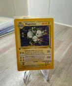 Pokemon MAGNETON Fossil 11/62 Holo First Edition NL, Ophalen of Verzenden, Zo goed als nieuw, Losse kaart