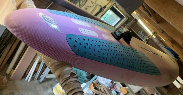 surfplank Mistral Interfusion, Watersport en Boten, Windsurfen, Zo goed als nieuw, Plank, 300 cm of meer, Met vin(nen), 5 tot 7 m²