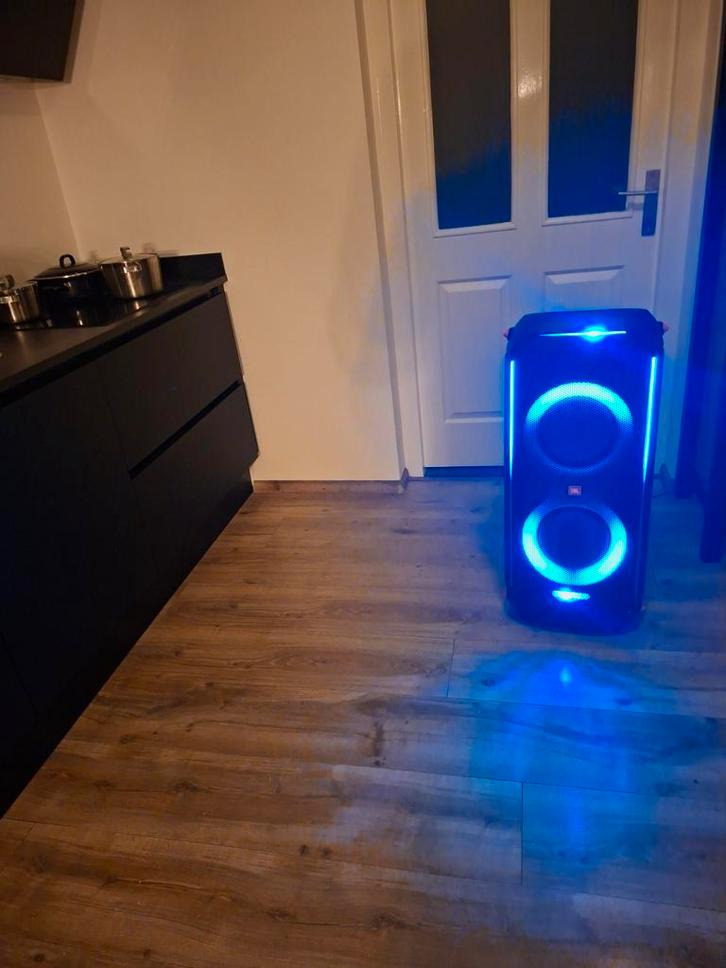 JBL Partybox 710 + 2 Draadloze Microfoons, Audio, Tv en Foto, Luidsprekers, Zo goed als nieuw, 120 watt of meer, JBL, Ophalen of Verzenden
