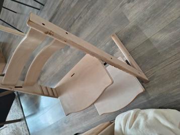 Tripp trapp stoel met beschadigingen, voor de opknapper beschikbaar voor biedingen