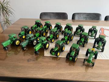 Verzameling John Deere tractors Ertl beschikbaar voor biedingen