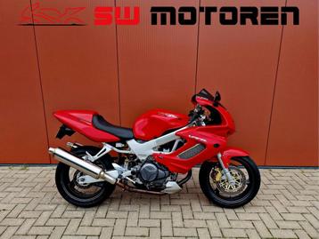 VTR 1000 F FIRESTORM, LIEFHEBBERS MOTOR, SUPER NETJES.   beschikbaar voor biedingen