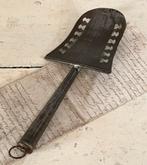 SALE……… brocante oude visschep / sobere spatel, Verzenden