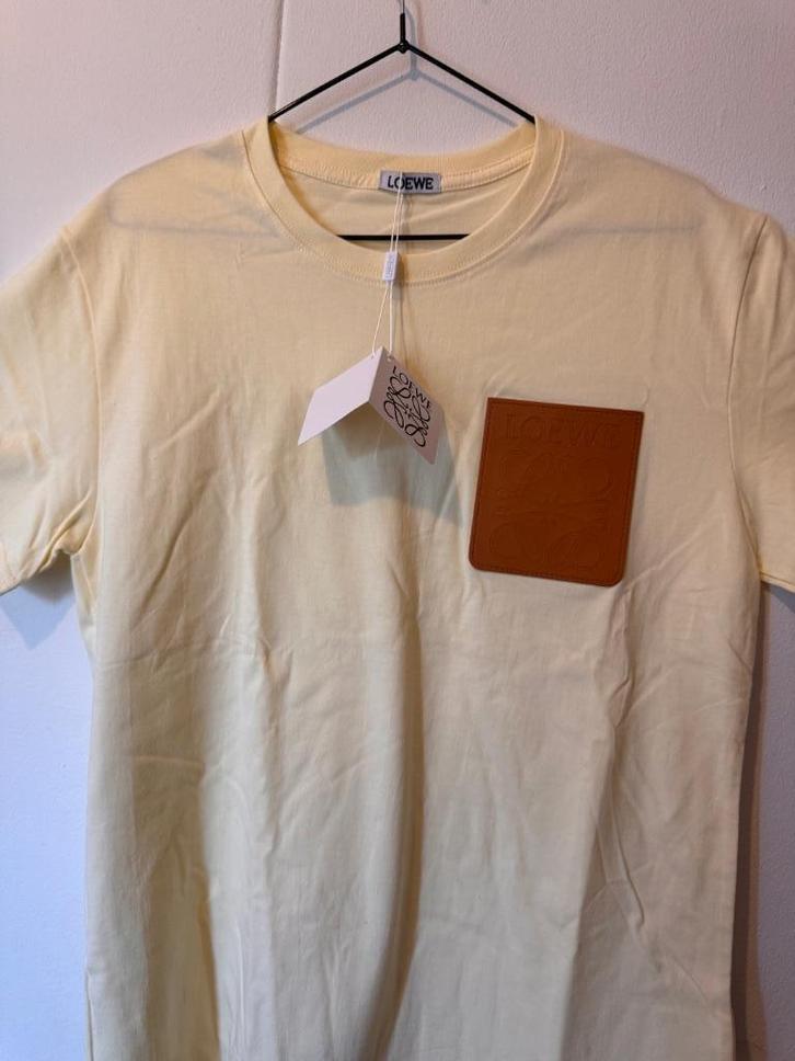 Loewe Luxe T-shirt – Geel katoen – Topstaat, Kleding | Heren, T-shirts, Zo goed als nieuw, Maat 52/54 (L), Geel, Ophalen of Verzenden