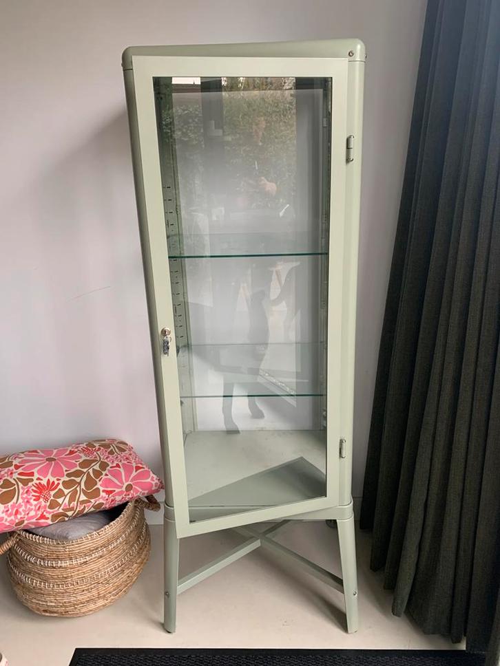IKEA vitrinekastje, Huis en Inrichting, Kasten | Vitrinekasten, Gebruikt, 150 tot 200 cm, Minder dan 50 cm, 25 tot 50 cm, Met deur(en)