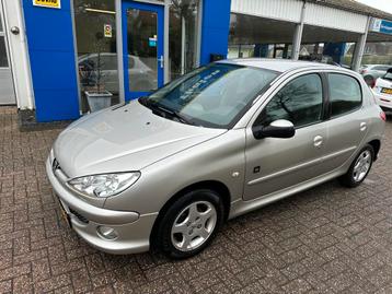 Peugeot 206 1.4 5D 2008 Grijs beschikbaar voor biedingen