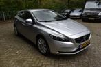 Volvo V40 VOLVO V40 2.0 D3!!! MOMENTUM!!! 11.894 EURO!!!, Auto's, Gebruikt, Euro 6, 4 cilinders, 1353 kg
