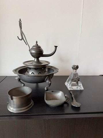 Antiek Tinnen Servies Set beschikbaar voor biedingen