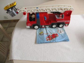 Een nieuwe brandweerwagen van Playmobil.