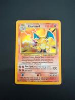 Base set charizard 4/102 engels, Hobby en Vrije tijd, Verzamelkaartspellen | Pokémon, Ophalen of Verzenden, Zo goed als nieuw