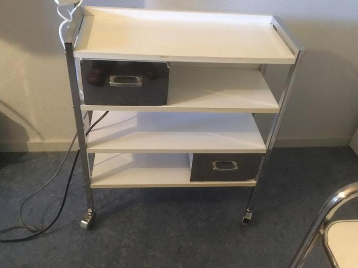 Verrijdbaar instrumententafeltje, Sieraden, Tassen en Uiterlijk, Uiterlijk | Cosmetica en Make-up, Gebruikt, Wit, Ophalen