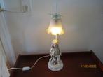 oud en mooi vintage tafellamp tafel lamp met jonga beeldje, Ophalen