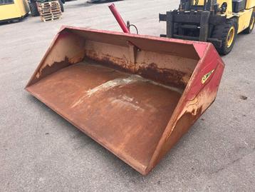 Schepbak hydraulisch beschikbaar voor biedingen