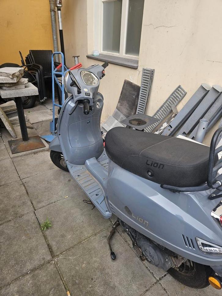 Scooter blauw kenteken, Fietsen en Brommers, Snorfietsen en Snorscooters, Ophalen