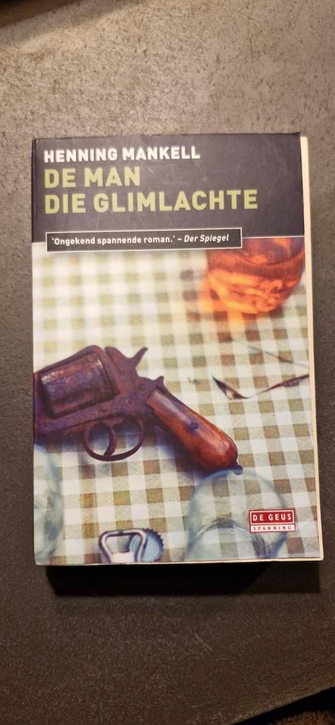 Henning Mankell - De man die glimlachte, Boeken, Detectives, Gelezen, Ophalen of Verzenden