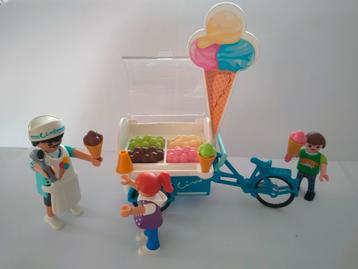 Playmobil. IJsverkoper met twee kinderen. beschikbaar voor biedingen
