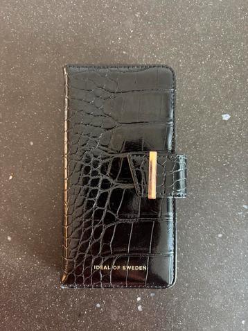 Leren bookcase hoesje iPhone 13 met magnetisch hoesje beschikbaar voor biedingen