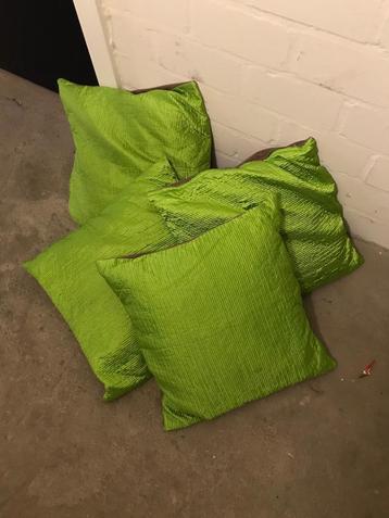 4 Kussens. beschikbaar voor biedingen