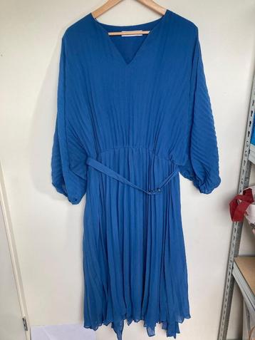Leem blauwe chiffon midi jurk plissé maat XL met ceintuur  beschikbaar voor biedingen