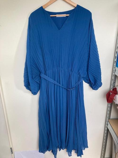 Leem blauwe chiffon midi jurk plissé maat XL met ceintuur, Kleding | Dames, Jurken, Zo goed als nieuw, Maat 46/48 (XL) of groter