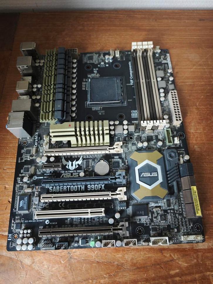 ASUS Sabertooth 990FX R2.0 Moederbord AM3, Computers en Software, Moederborden, Zo goed als nieuw, AMD, DDR3, Ophalen of Verzenden