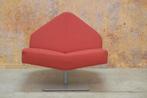 ZGAN Unieke rode stoffen Leolux Wibber design draaifauteuil, Huis en Inrichting, Fauteuils, Minder dan 50 cm, Leolux, Leolux, Design