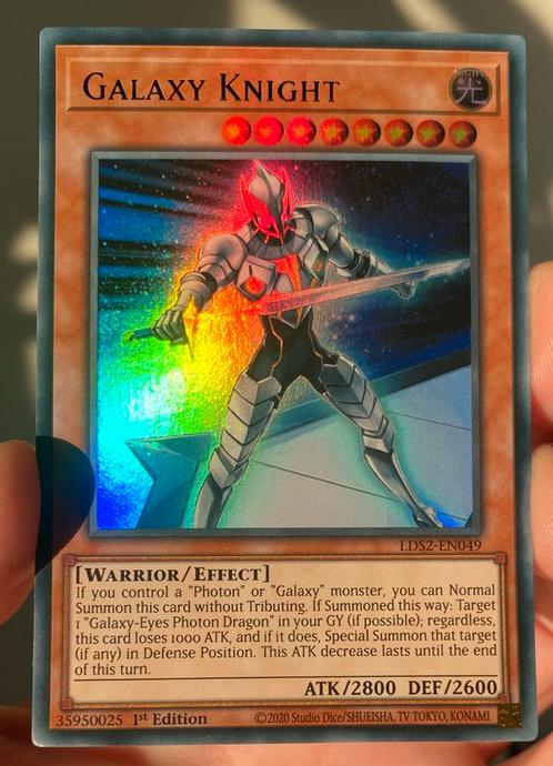 Yu-Gi-Oh! Galaxy Knignt LDS2 1st Edition !, Hobby en Vrije tijd, Verzamelkaartspellen | Yu-gi-Oh!, Zo goed als nieuw, Losse kaart
