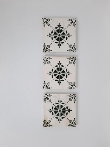 Antieke tegels, decoratieve tegels, set van 3 beschikbaar voor biedingen