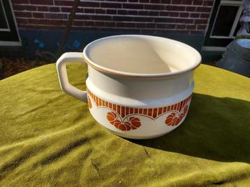 Antieke aardewerk po met bloemdecor, merk Annaburg. beschikbaar voor biedingen