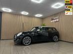 Mini Mini Clubman 1.5 Cooper Chili * Automaat / Panoramadak, Auto's, Mini, 65 €/maand, 136 pk, Leder en Stof, Zwart