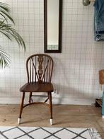 Vintage spijlen stoel met wit geverfde pootjes, Huis en Inrichting, Stoelen, Gebruikt, Vintage, Wit, Eén
