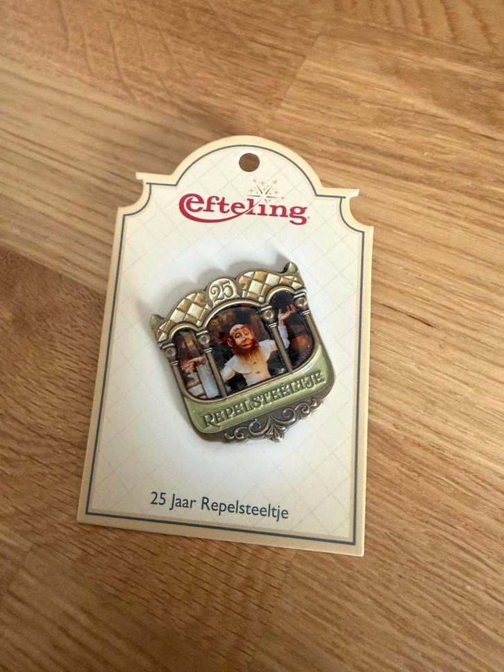 Efteling pin - repelsteeltje 25 jaar, Verzamelen, Efteling, Zo goed als nieuw, Button of Speldje, Ophalen