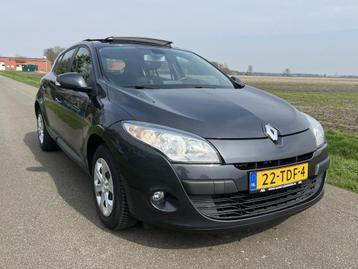 Renault Mégane 1.6 Expression NAVI / SCHUIFDAK / ECC / CRUI beschikbaar voor biedingen