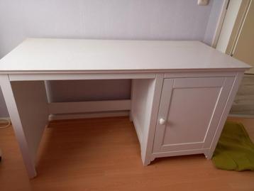 bureau met kastje 