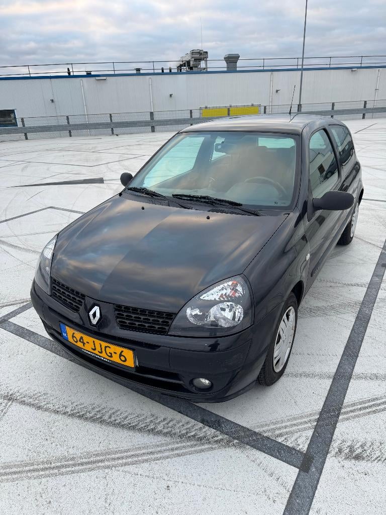 Renault Clio 1.2 16V (2003) Zwart, Auto's, Renault, Particulier, Clio, Benzine, B, Hatchback, Handgeschakeld, Geïmporteerd, Zwart