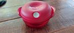 Tupperware magnetron schaal.1,5 liter €15,00, Ophalen of Verzenden, Zo goed als nieuw, Rood, Schaal