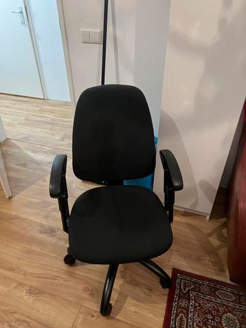 Ergonomisch bureaustoel beschikbaar voor biedingen