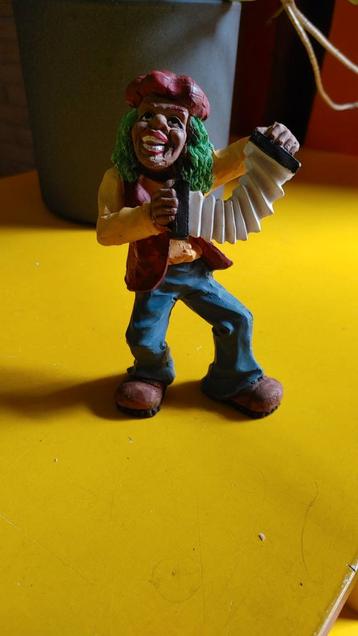 Muziek Poppetje met Accordeon beschikbaar voor biedingen