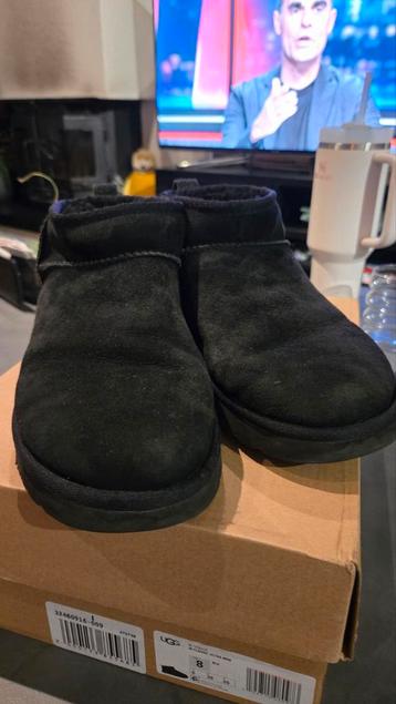 UGG Classic Ultra Mini Zwart - Maat 39 beschikbaar voor biedingen