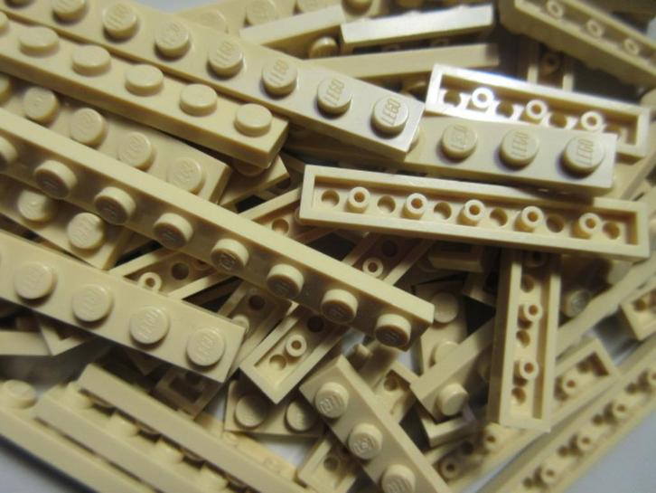 nr. 8186, 50 beige (tan) platte plaatjes, 1 nop breed, Kinderen en Baby's, Speelgoed | Duplo en Lego, Zo goed als nieuw, Lego