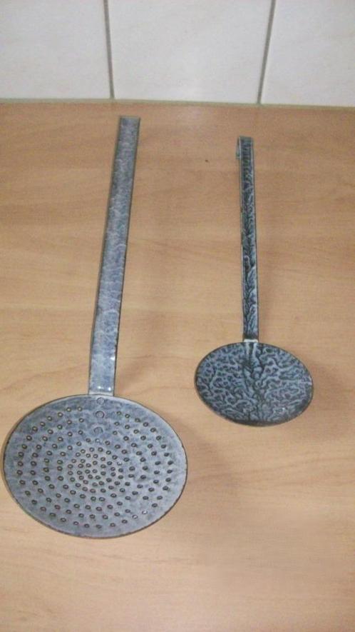 Grijsgewolkte emaille lepels (2 stuks), Antiek en Kunst, Antiek | Emaille, Ophalen of Verzenden