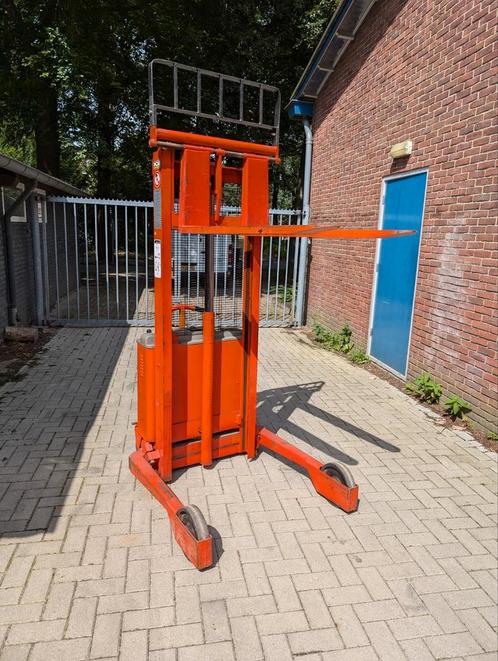 Incab ruw terrein stapelaar ideaal voor laden aanhanger, Doe-het-zelf en Verbouw, Palletwagens en Pompwagens, Zo goed als nieuw