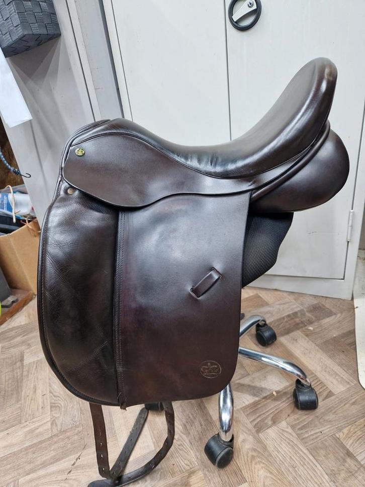 Crown dressuur zadel mw boom, Dieren en Toebehoren, Paarden en Pony's | Zadels, Gebruikt, Dressuur, Ophalen