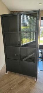 Zwarte metalen kast, Huis en Inrichting, Ophalen, 50 tot 100 cm, Metaal, Industrieel